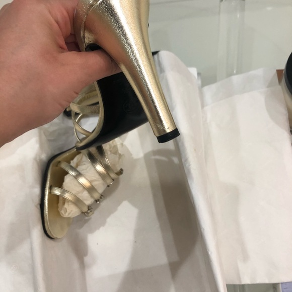 Chanel vintage gold CC sandals - Picture 3 of 5